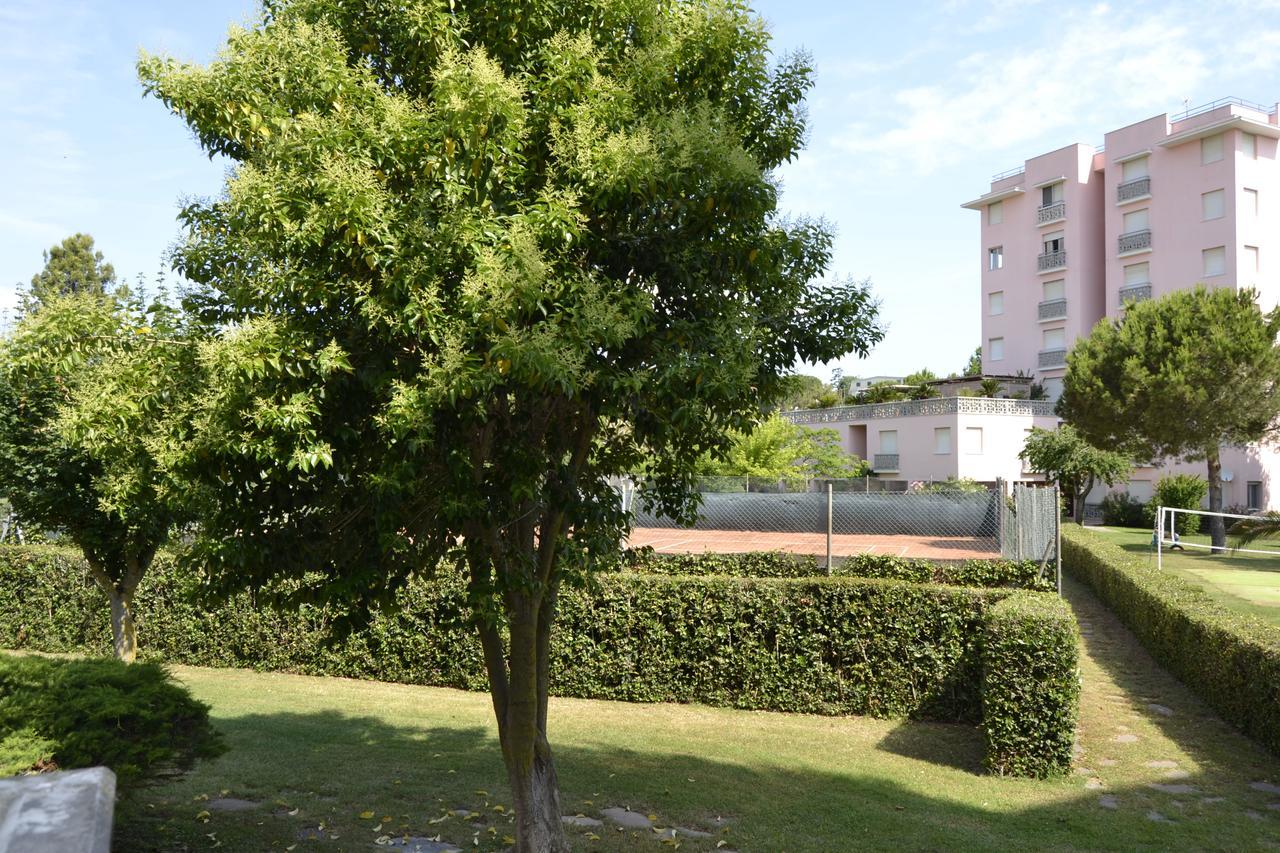 Residence Conero P. T. Blocco E มาร์เชลลี ภายนอก รูปภาพ